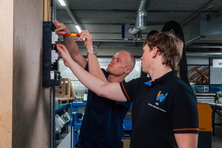 Training Module 4: Aansluiten op een verdeelinrichting en installeren van een kabeldraagsysteem